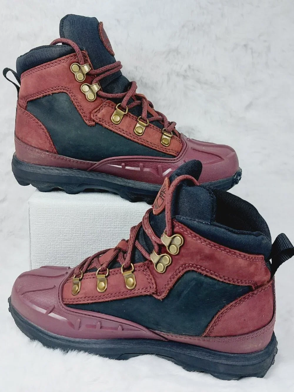 Timberland Boy's Burgundy Converge Waterproof Duck Hiking Boots Size 2